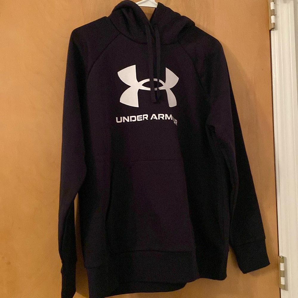 Under Armour Women’s Pullover Hoodie, Black size Medium